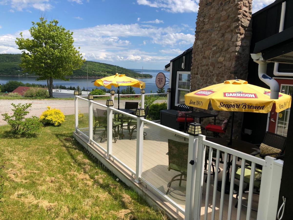 The Iona Heights Inn Exterior photo